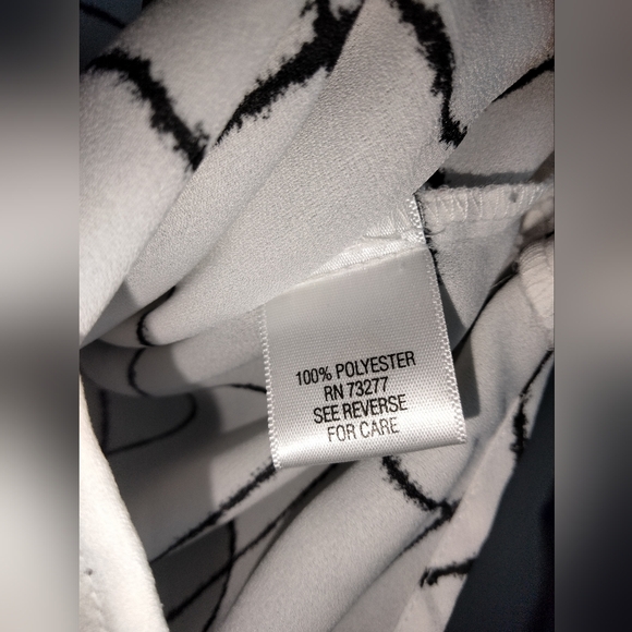 Apt. 9 (Size M) Black & White Grid Pattern Button Front Roll Tab Sleeves Blouse - Picture 10 of 11